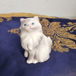 Vintage 1984 Avon Persian Kitty Porcelain Figurine